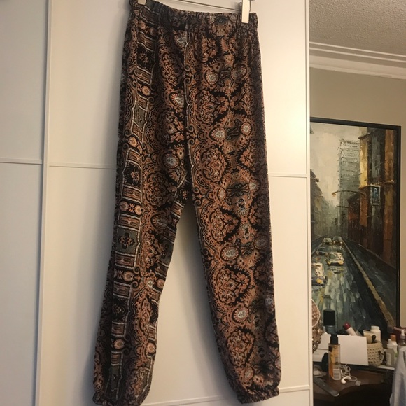 Printed flowy pants - Picture 6 of 9